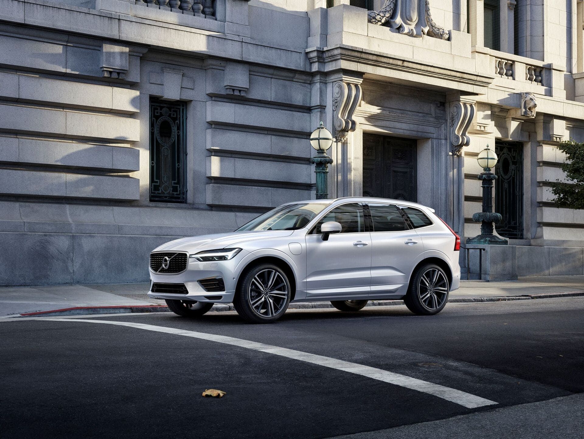Volvo XC60 ULTIMATE Dark – dlhodobý prenájom AVIS MaxiRent